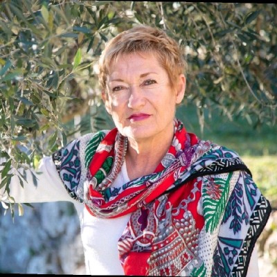 Mireille Hostiou
